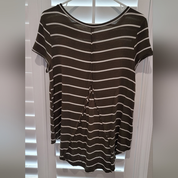 Olive Green Top - Picture 2 of 2